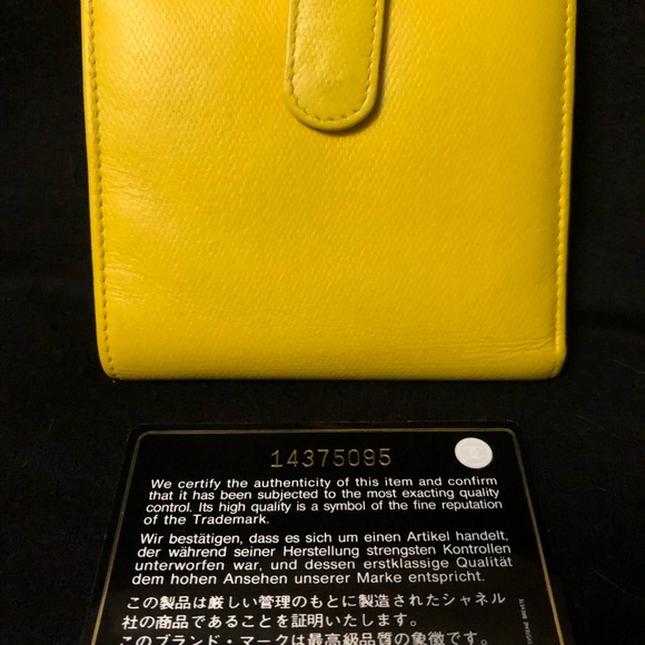 RARE!! Authentic Coco Chanel Bi-fold Leather wallet Deep yellow w Gold Logo - Picture 2 of 13
